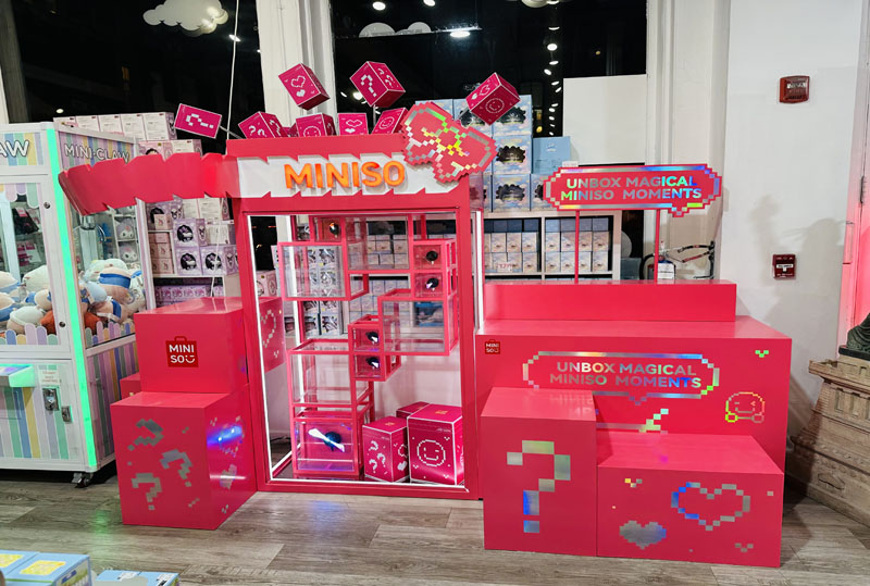 Miniso Christmas display